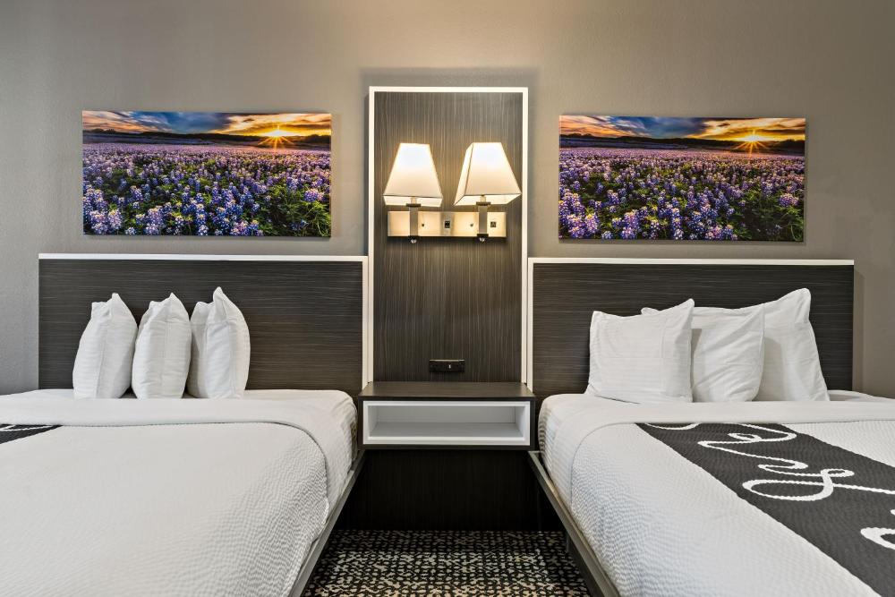 Queen Room with Two Queen Beds interior