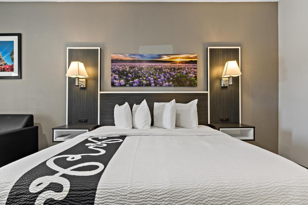 King Room interior